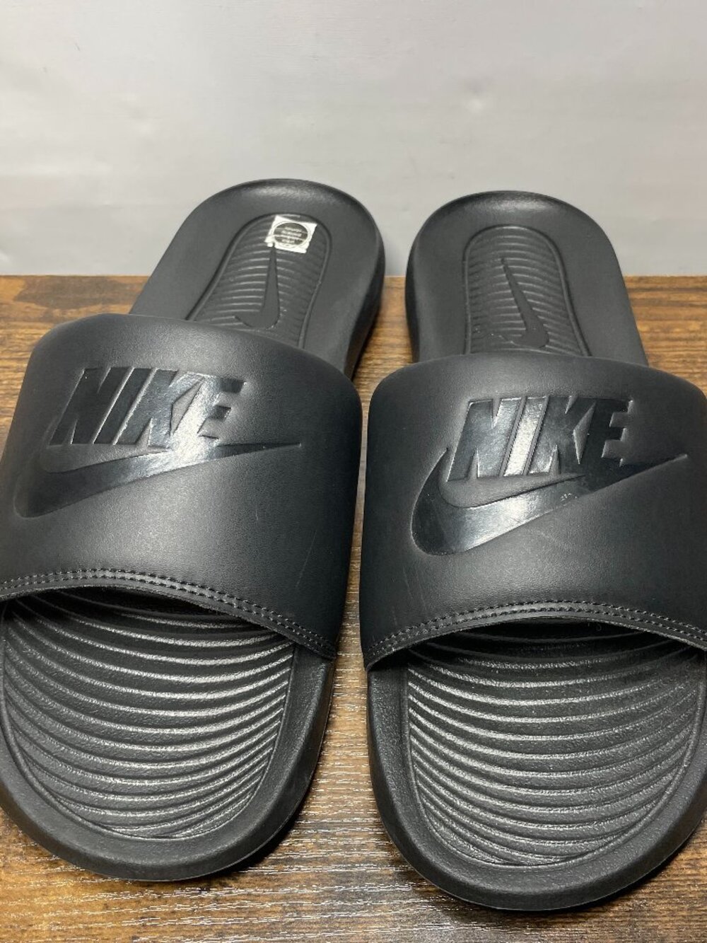 Nike Men’s Victori One Slide Sandals. Mens Size 11 Black
